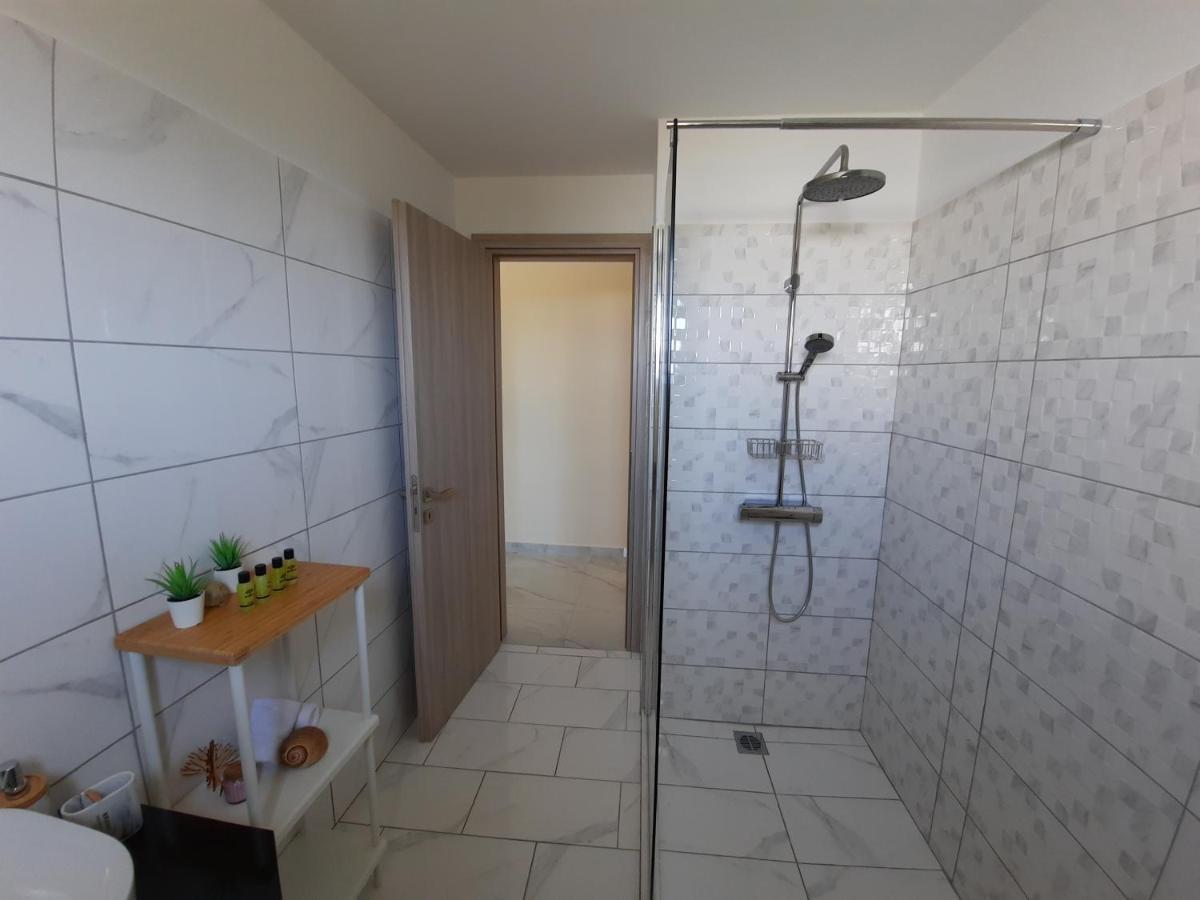 Freesia Grand Sea View Residence Свороната Екстер'єр фото
