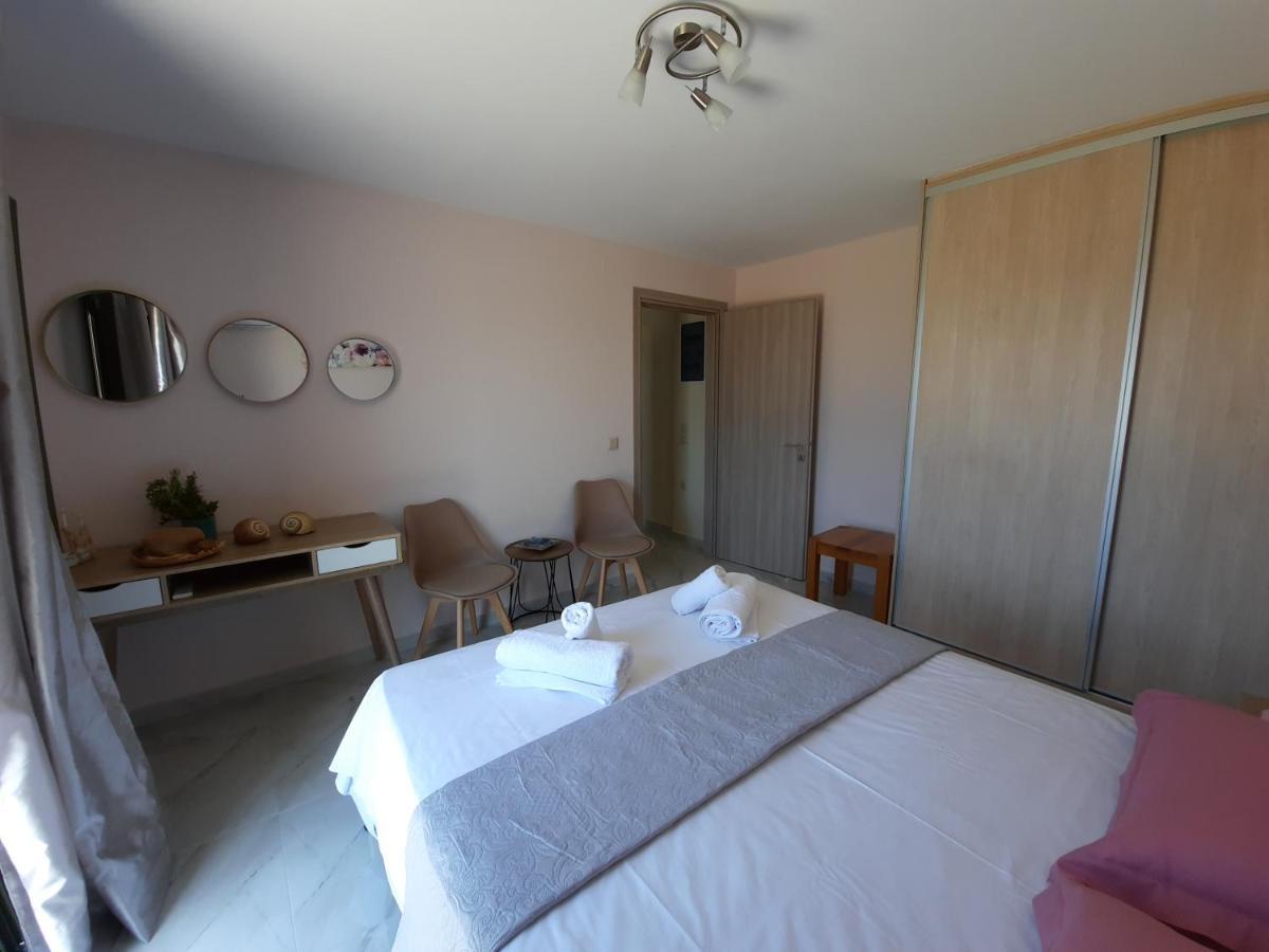 Freesia Grand Sea View Residence Свороната Екстер'єр фото